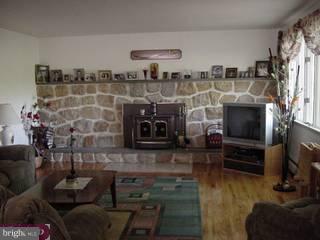 927 Ashton Road Bensalem, PA 19020 - Photo 5 of 6 Gallery Image 5