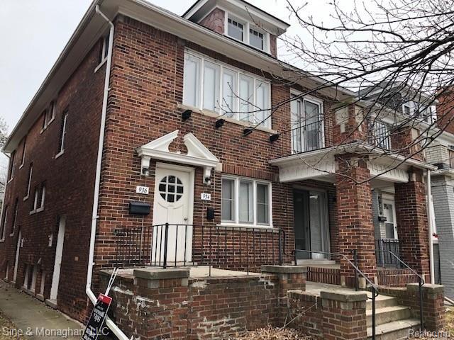 934 Nottingham Road Grosse Pointe, MI 48230 - Photo 2 of 43