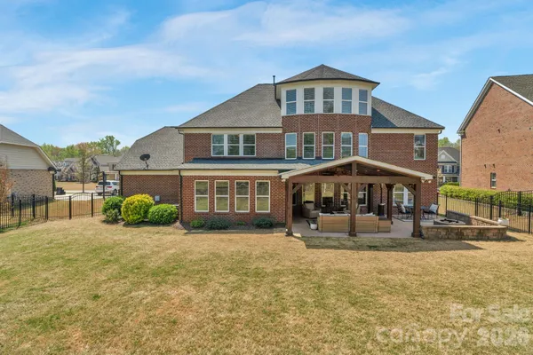 $1,150,000 | 2709 Creek Manor Drive, Waxhaw, NC 28173