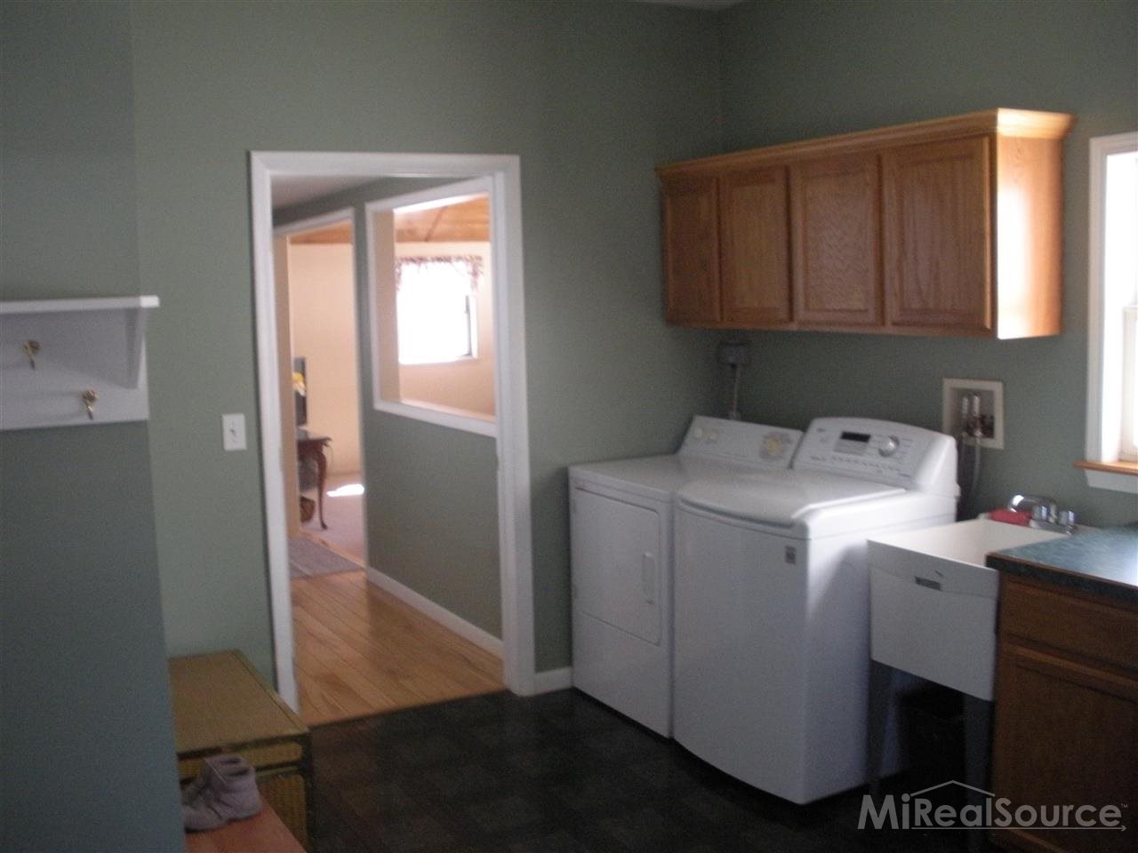 3059 Kings Mill Road North Branch, MI 48461 - Photo 5 of 26 Laundry