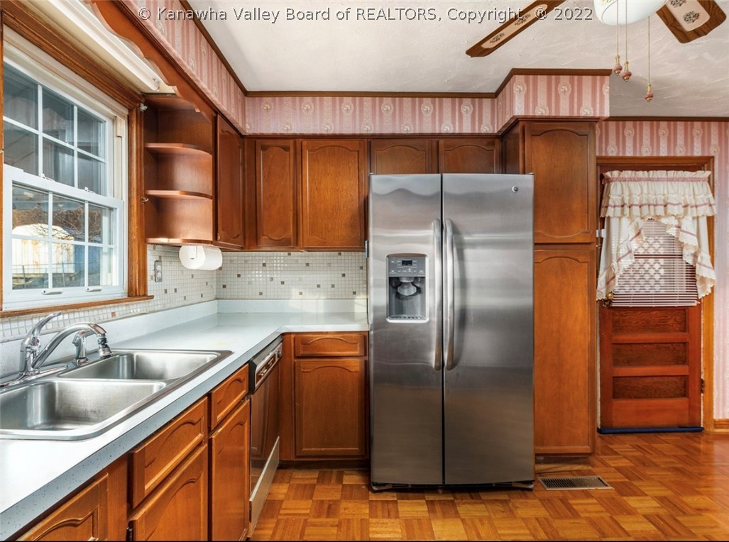 5257 Doc Bailey Road Charleston, WV 25313 - Photo 6 of 22 Gallery Image 6