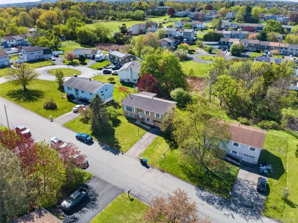 $474,999 | 12 Weather Vane Way, Middletown, NY 10940