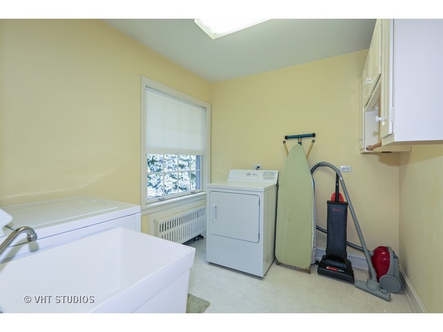 1100 South Hamlin Avenue Park Ridge, IL 60068 - Photo 13 of 16