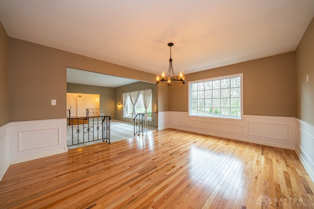 1350 Runnymede Road Oakwood, OH 45419 - Photo 9 of 100