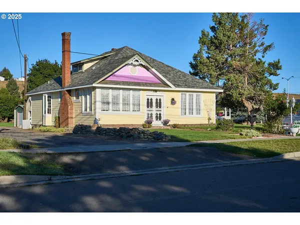 $425,000 | 110 North Holmes Street, Enterprise, OR 97828
