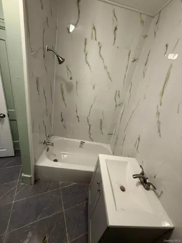 $900 | 10 Church Avenue, Unit 3, Roscoe, NY 12776