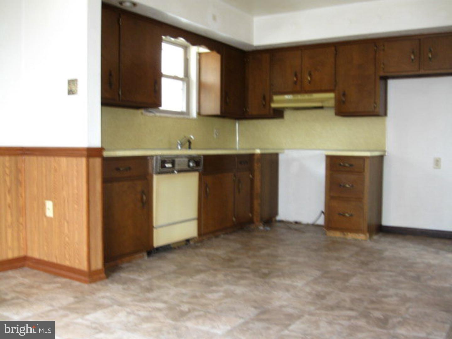143 Country Club Road Ashland, PA 17921 - Photo 5 of 25 Kitchen