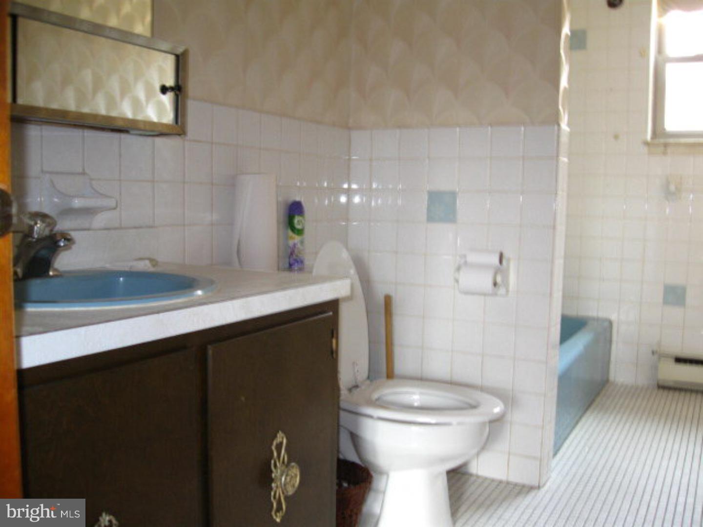 143 Country Club Road Ashland, PA 17921 - Photo 10 of 25 Bathroom