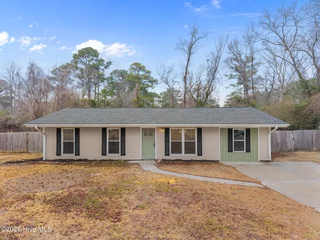 $255,900 | 102 Tanglewood Drive, Jacksonville, NC 28540