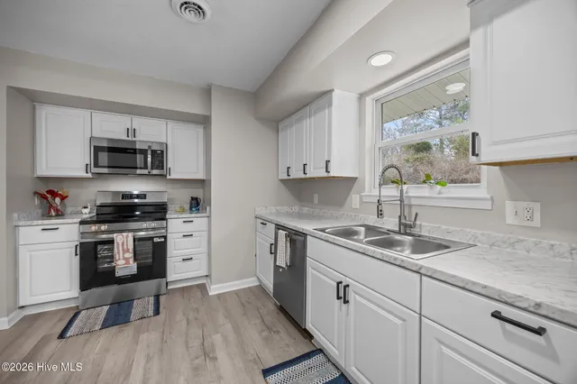 $255,900 | 102 Tanglewood Drive, Jacksonville, NC 28540