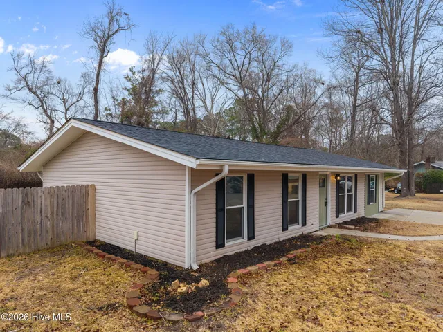 $255,900 | 102 Tanglewood Drive, Jacksonville, NC 28540