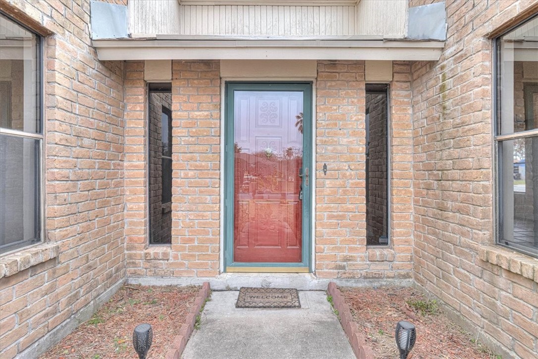 985 Crossbill Street Corpus Christi, TX 78418 - Photo 2 of 40 a front view of a house