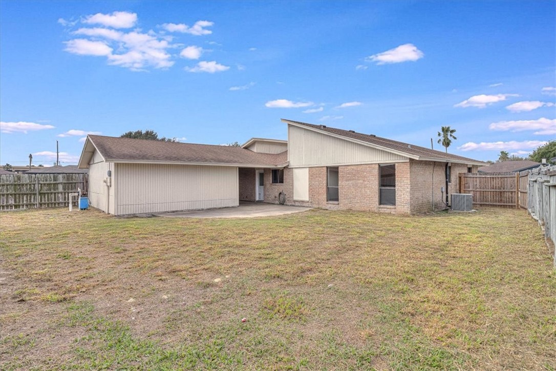 985 Crossbill Street Corpus Christi, TX 78418 - Photo 37 of 40