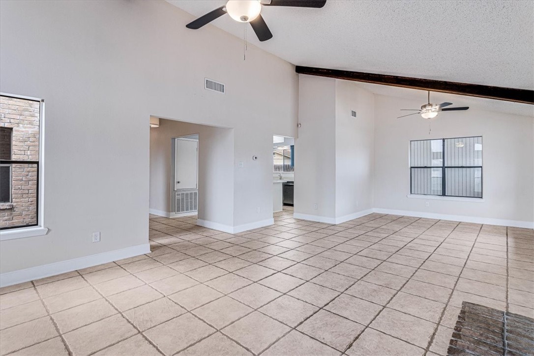 985 Crossbill Street Corpus Christi, TX 78418 - Photo 5 of 40 a view of empty room