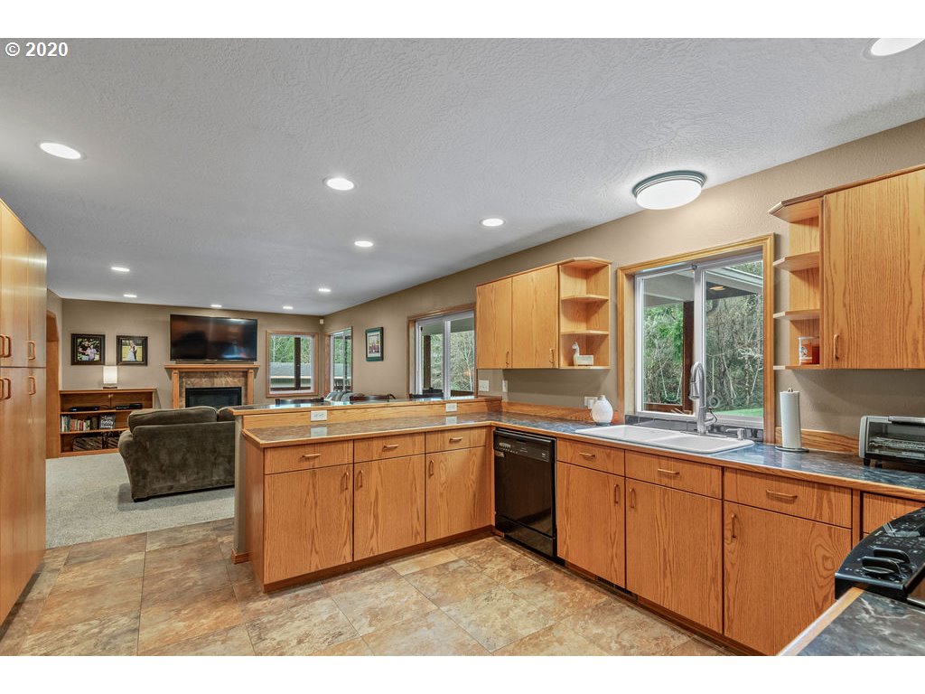 296 Easy Street Road Silverlake, WA 98645 - Photo 5 of 32 Gallery Image 5