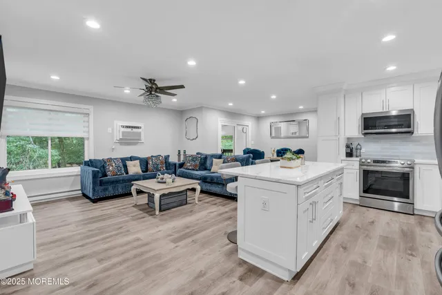 $2,250 | 67 Overlook Way, Unit J, Manalapan, NJ 07726