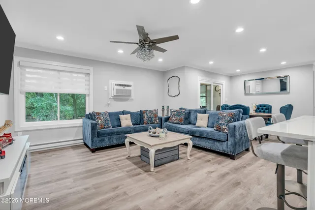 $2,250 | 67 Overlook Way, Unit J, Manalapan, NJ 07726