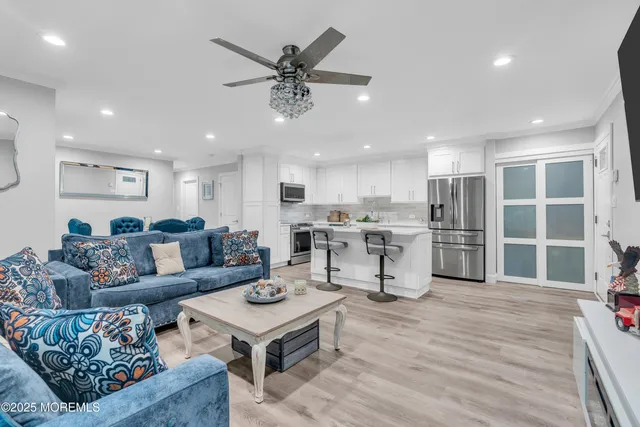 $2,250 | 67 Overlook Way, Unit J, Manalapan, NJ 07726