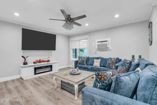 $2,250 | 67 Overlook Way, Unit J, Manalapan, NJ 07726