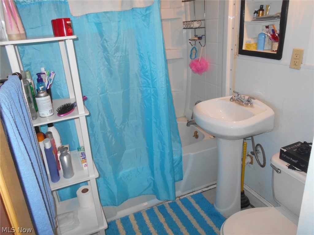 4452 Fulton Road Cleveland, OH 44144 - Photo 13 of 25 Gallery Image 13