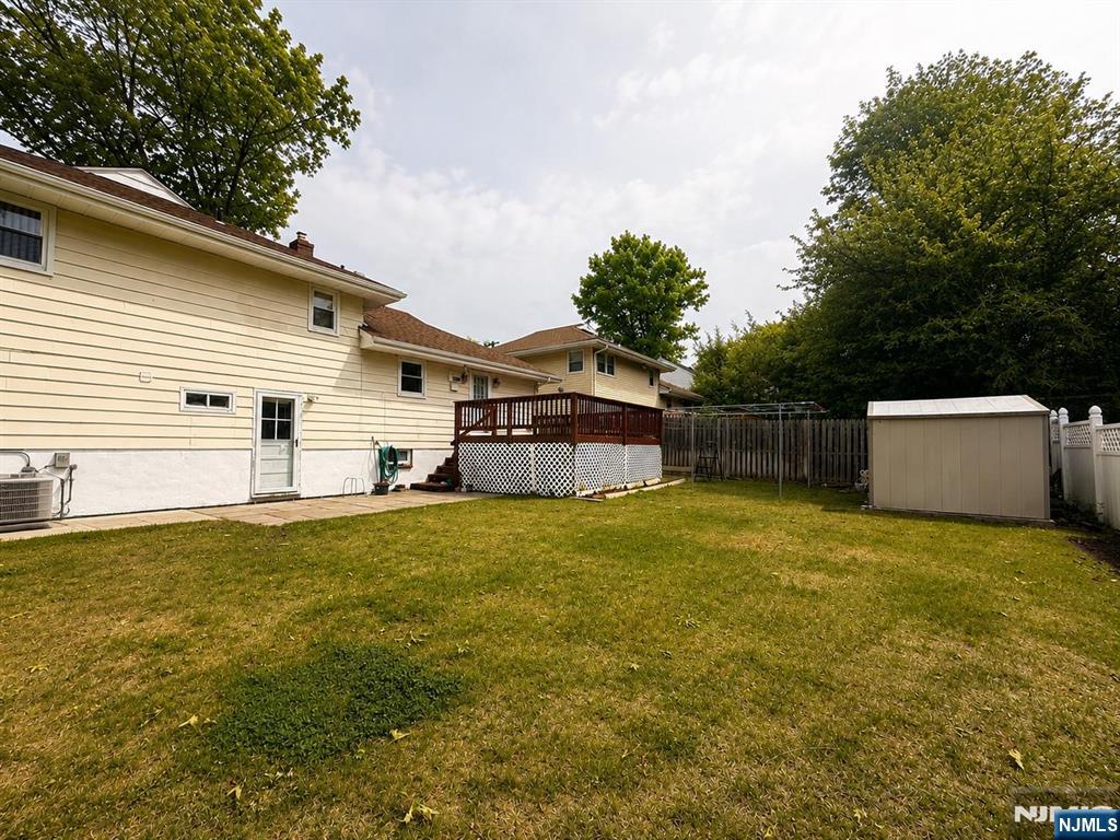 372 West Main Street Bergenfield, NJ 07621 - Photo 27 of 28