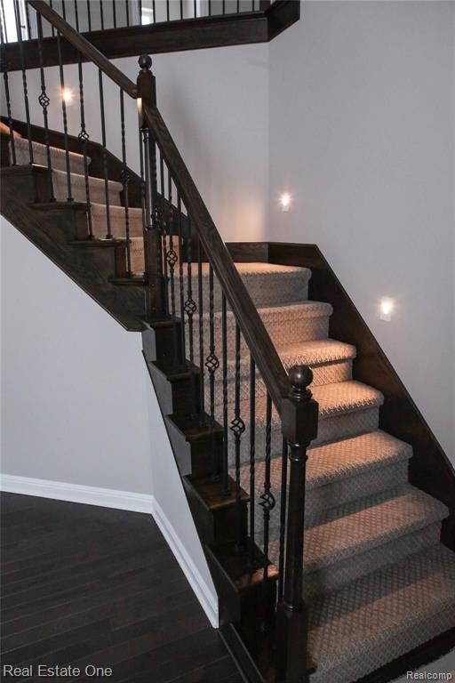 2466 Eastern Avenue Rochester Hills, MI 48307 - Photo 41 of 48