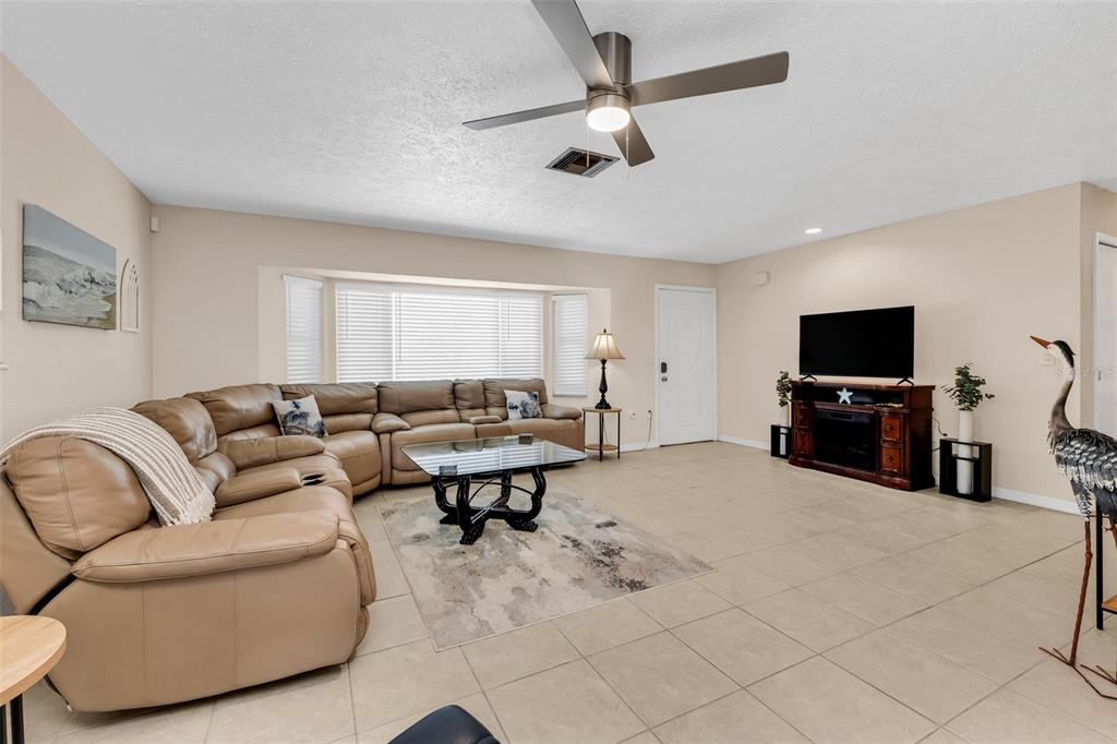 82 Rotonda Circle Rotonda West, FL 33947 - Photo 4 of 56