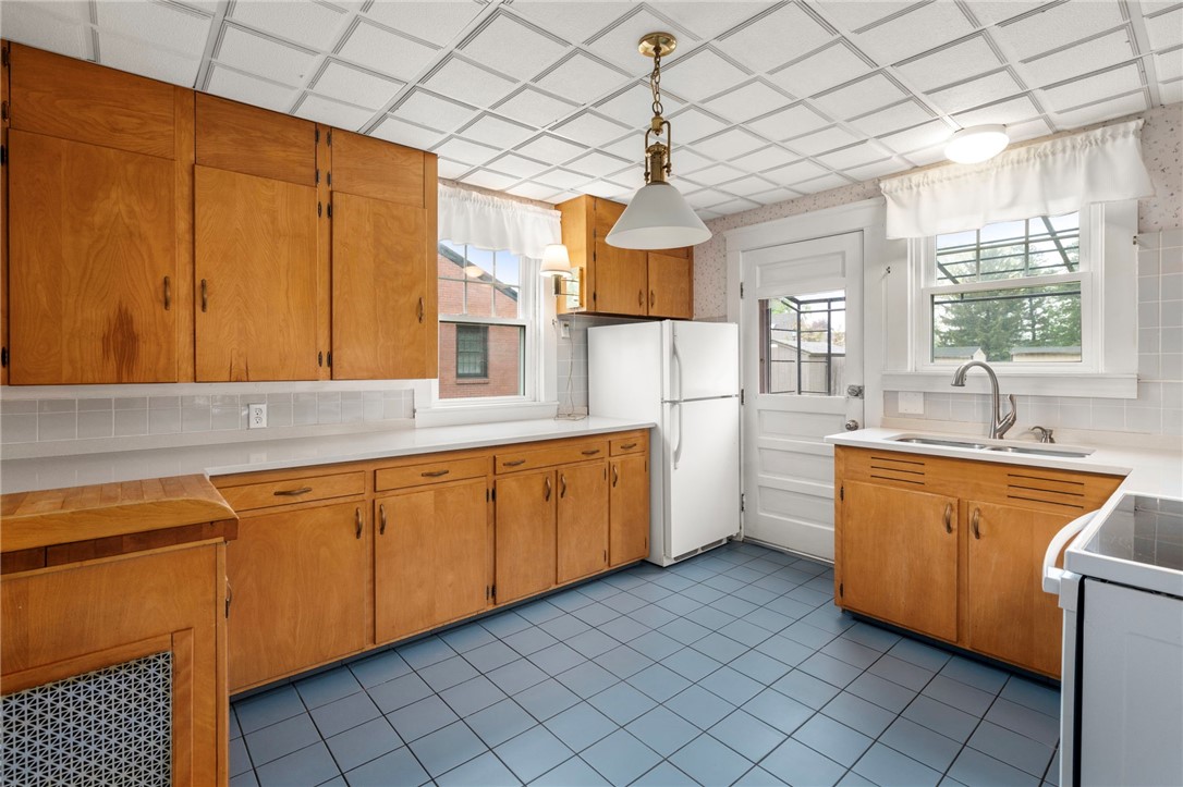 399 Smithfield Road North Smithfield, RI 02896 - Photo 7 of 28