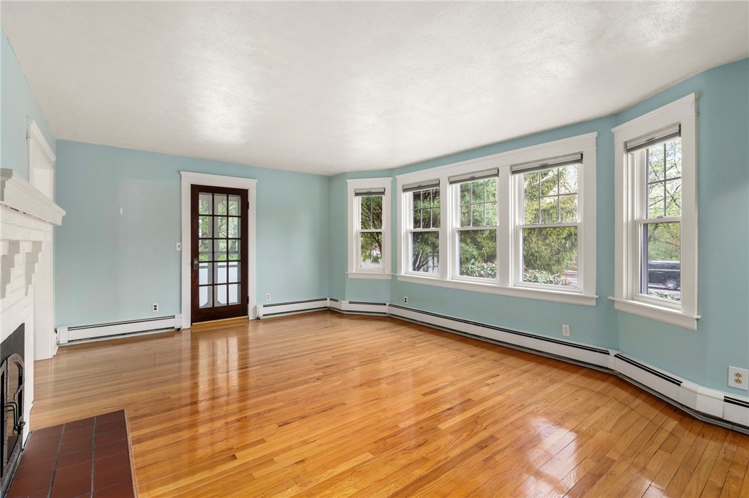 399 Smithfield Road North Smithfield, RI 02896 - Photo 9 of 28