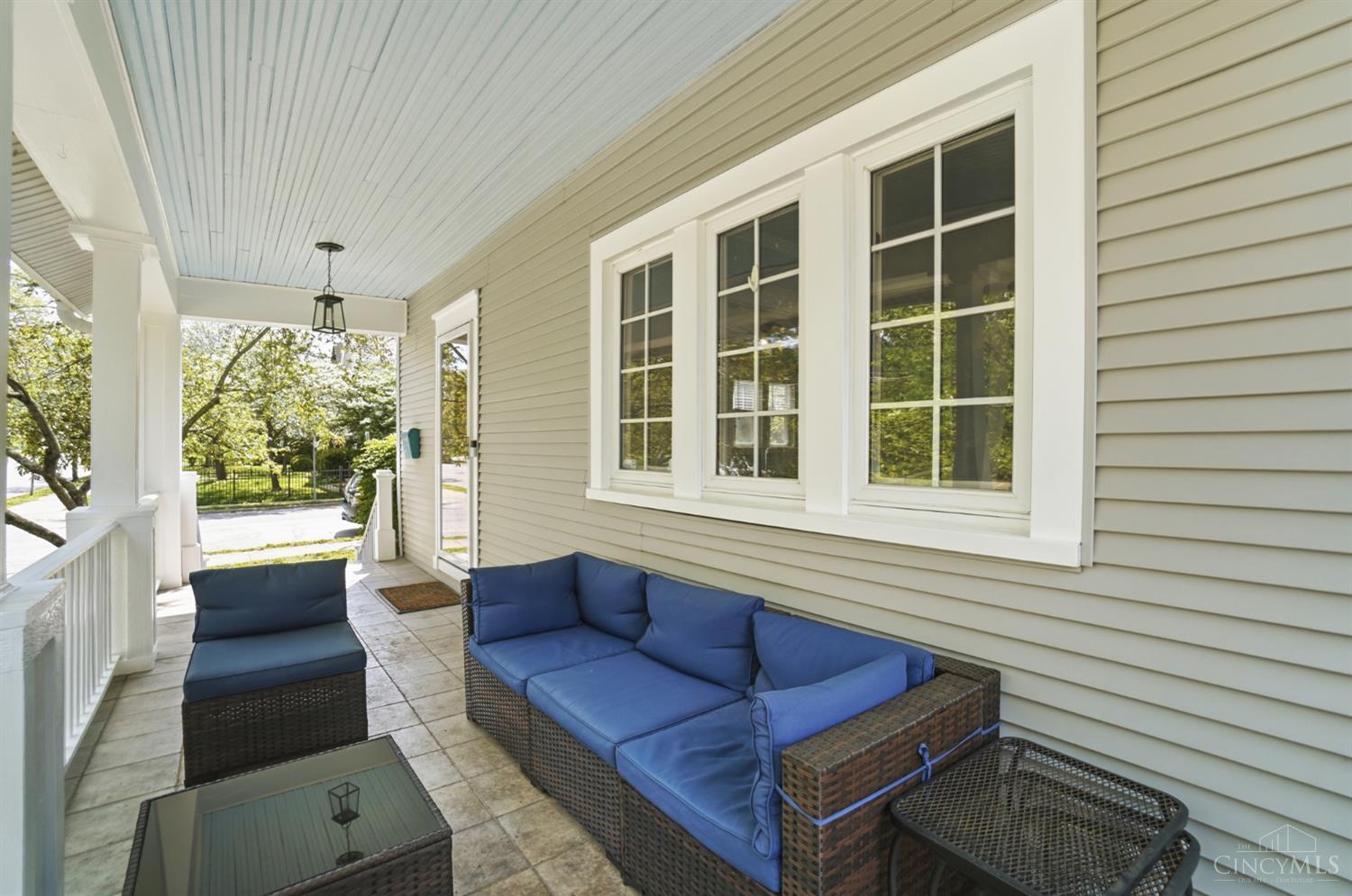 1325 Edwards Road Cincinnati, OH 45208 - Photo 4 of 43