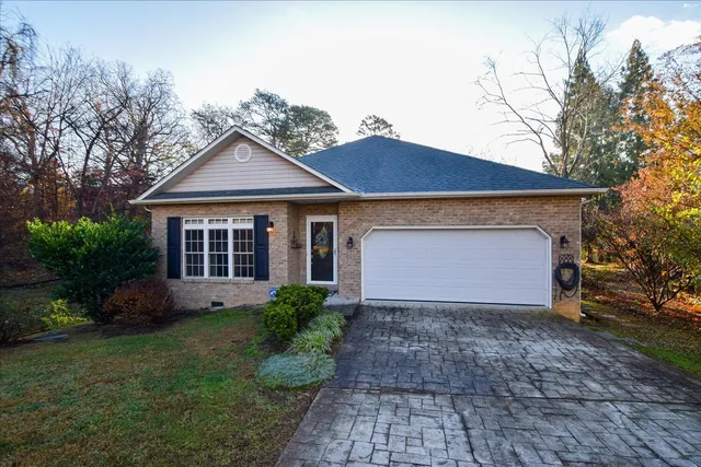 $343,000 | 2271 Countryside Road Northwest, Roanoke, VA 24017