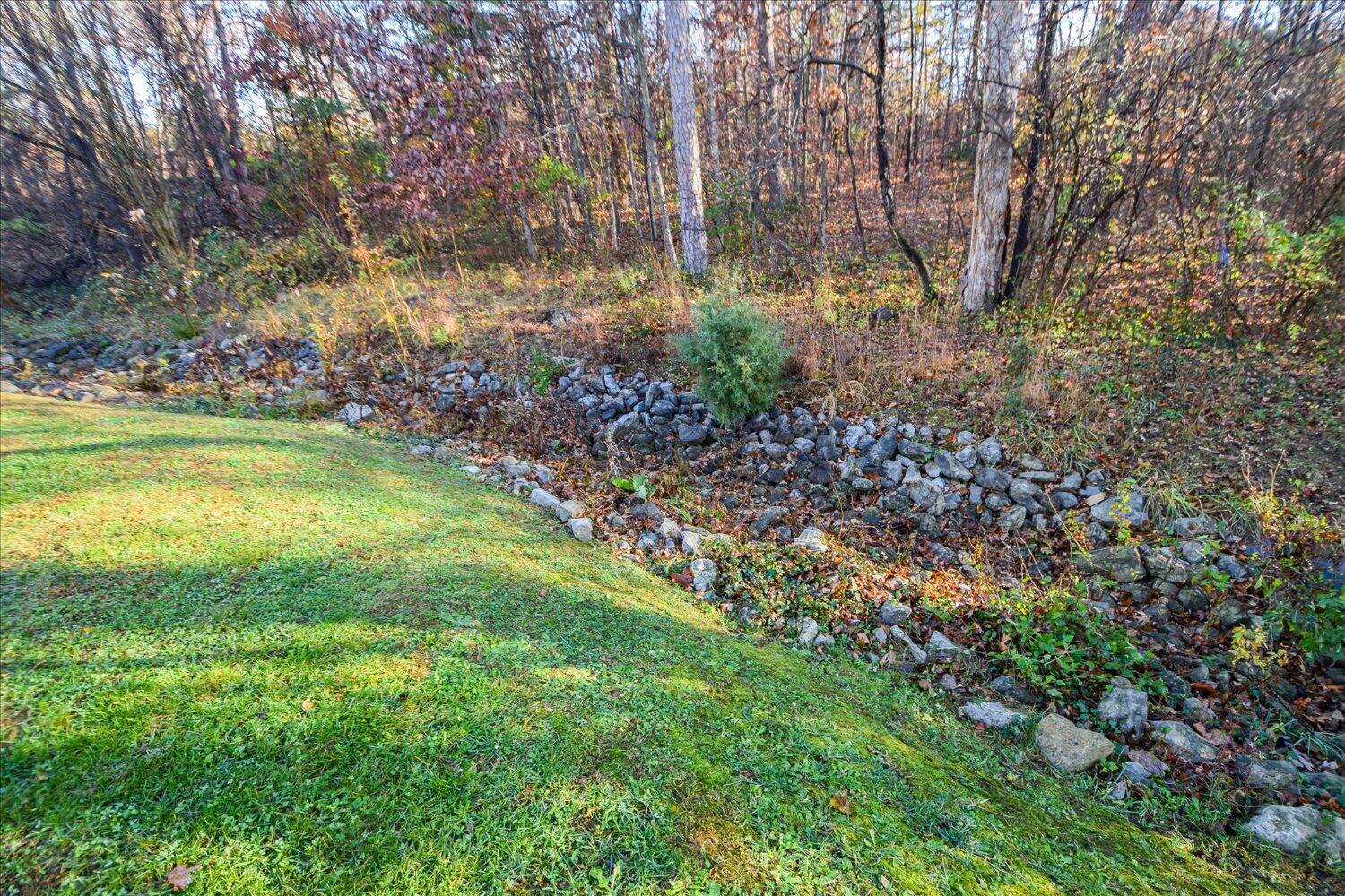 2271 Countryside Road Northwest Roanoke, VA 24017 - Photo 25 of 27 a view of yard with green space