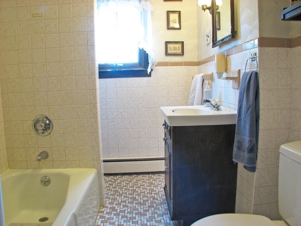 57 Lansdowne Road Arlington, MA 02474 - Photo 18 of 24