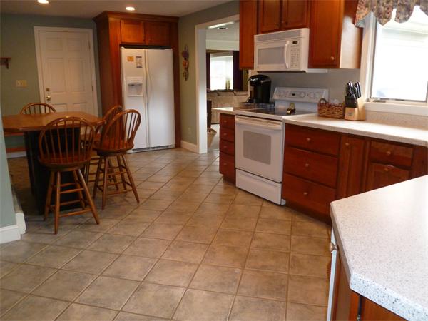 102 Carpenter Road Walpole, MA 02081 - Photo 6 of 16 Gallery Image 6