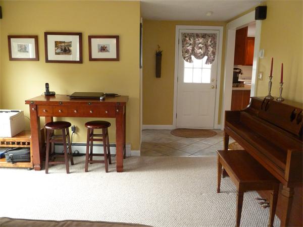 102 Carpenter Road Walpole, MA 02081 - Photo 8 of 16 Gallery Image 8