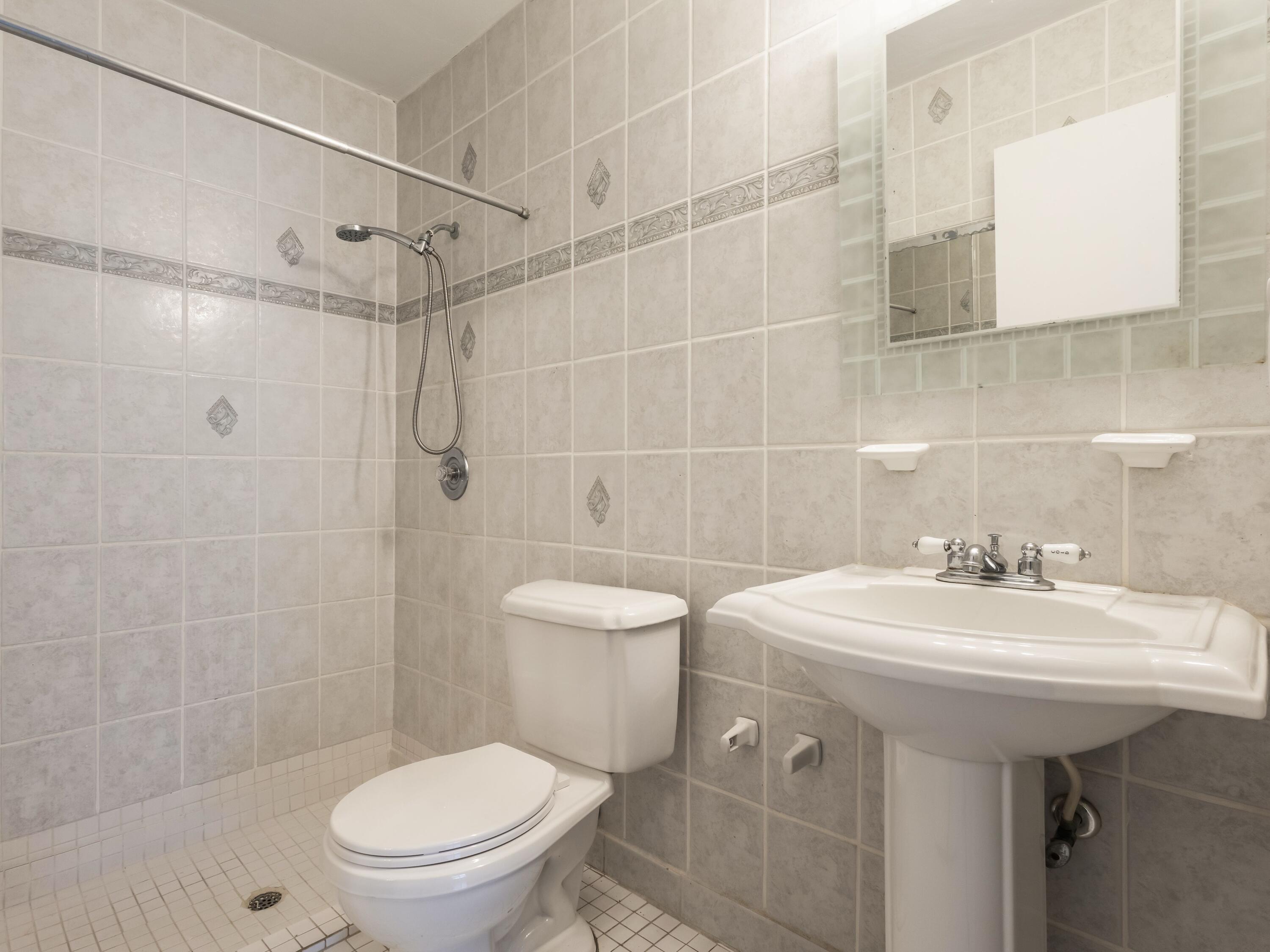 4806 Cherry Road West Palm Beach, FL 33417 - Photo 25 of 28 Primary Bathroom