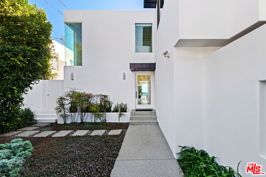 21340 Pacific Coast Highway Malibu, CA 90265 - Photo 2 of 46