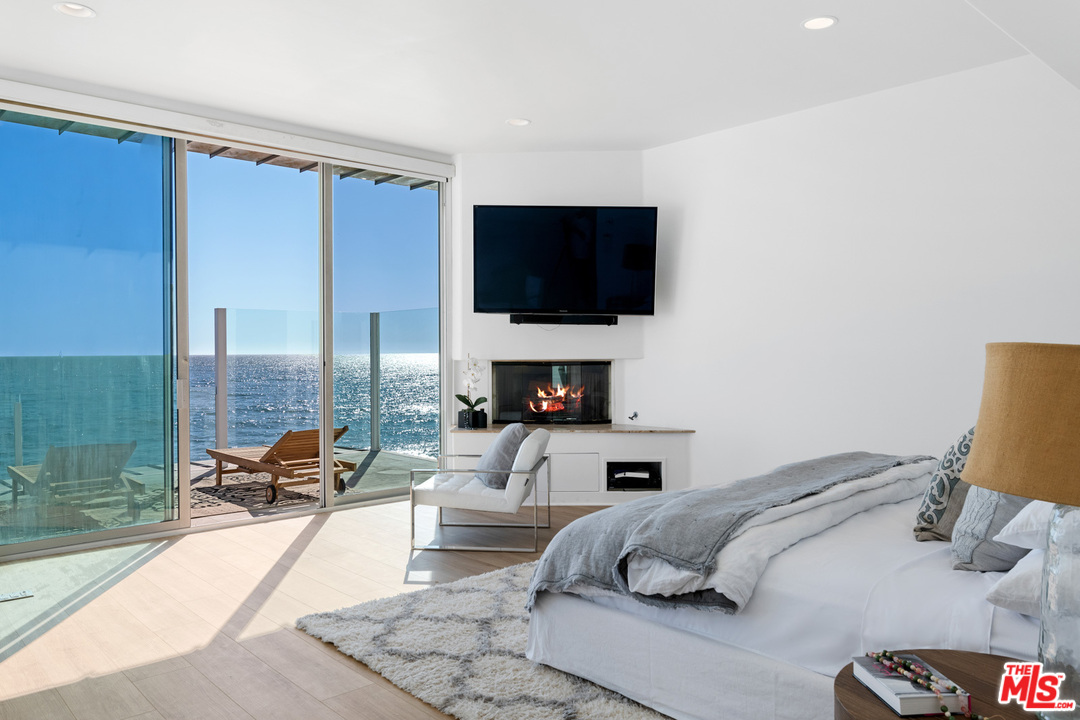 21340 Pacific Coast Highway Malibu, CA 90265 - Photo 22 of 46