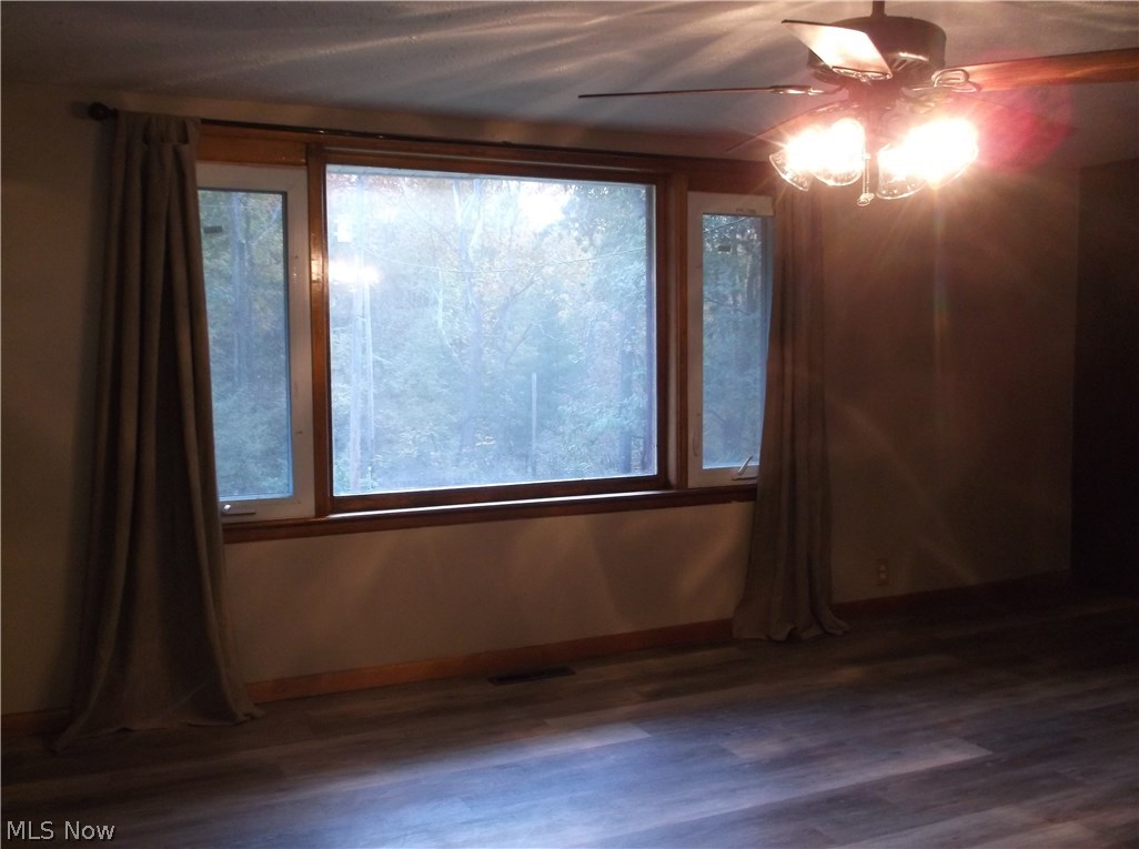16965 Anderson Road Kimbolton, OH 43749 - Photo 14 of 35 Living Room