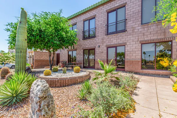 $398,000 | 16622 East E Avenue, Unit 200, Fountain Hills, AZ 85268