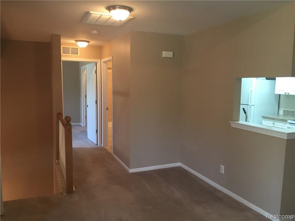 3697 Oakmonte Boulevard Rochester, MI 48306 - Photo 8 of 28