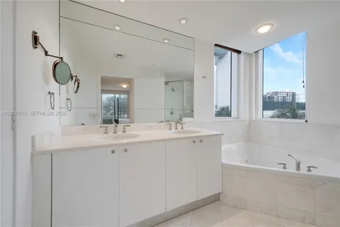 $5,900 | 901 Brickell Key Boulevard, Unit 609, Miami, FL 33131
