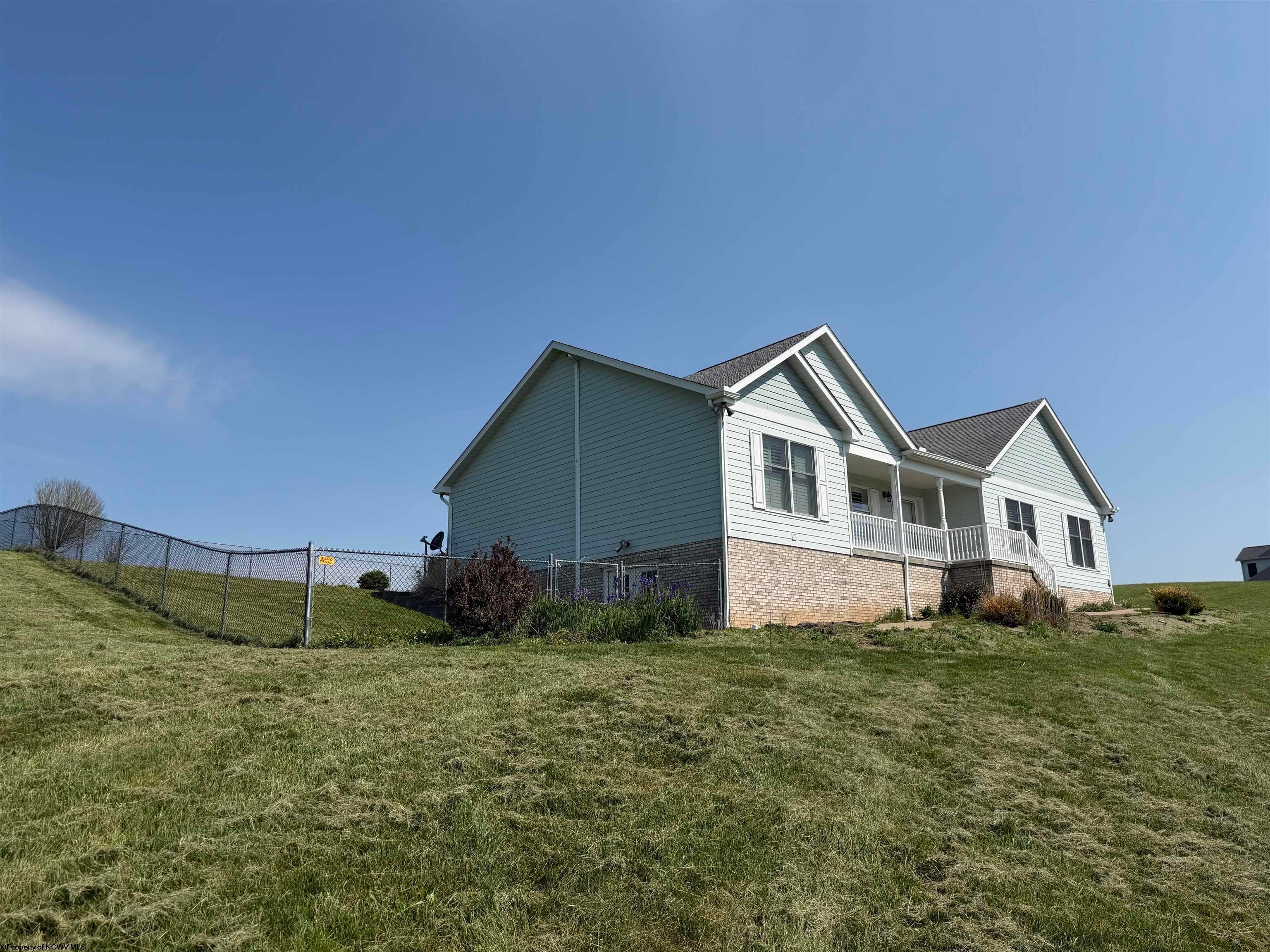 309 Sunrise Ridge Drive Reedsville, WV 26547 - Photo 5 of 46 Gallery Image 5