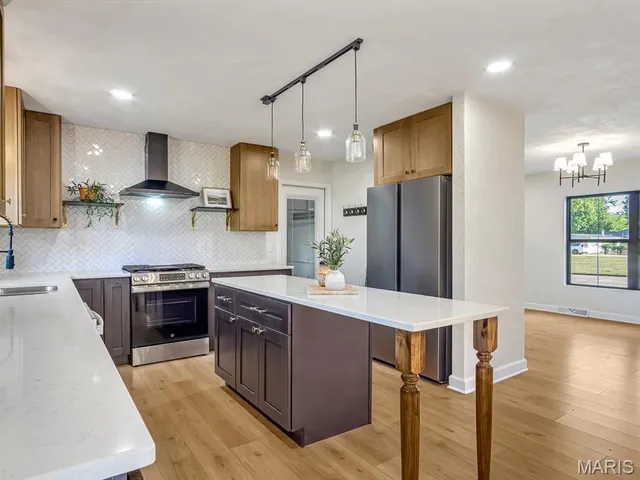 $233,000 | 1105 West Shawneetown Trail, Steeleville, IL 62288