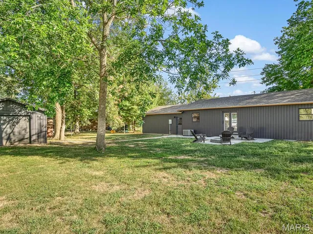 $233,000 | 1105 West Shawneetown Trail, Steeleville, IL 62288