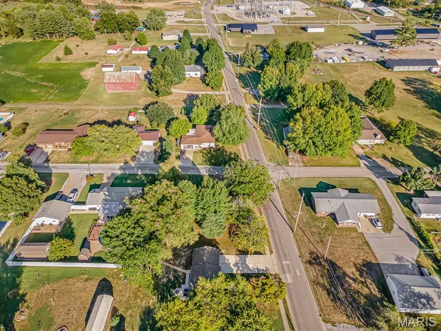 $233,000 | 1105 West Shawneetown Trail, Steeleville, IL 62288