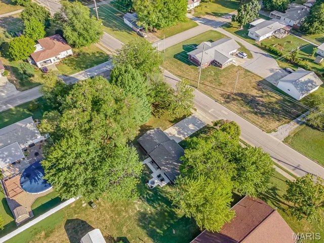 $233,000 | 1105 West Shawneetown Trail, Steeleville, IL 62288