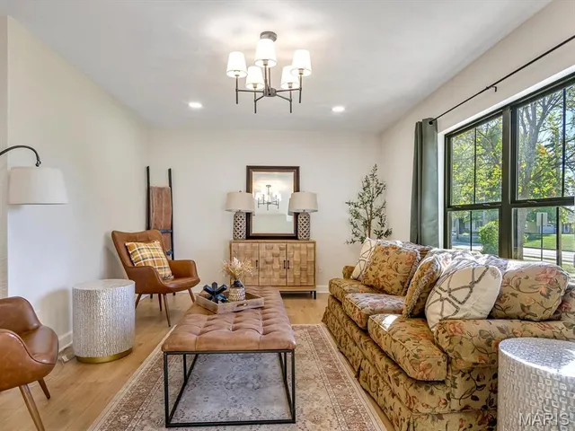 $233,000 | 1105 West Shawneetown Trail, Steeleville, IL 62288