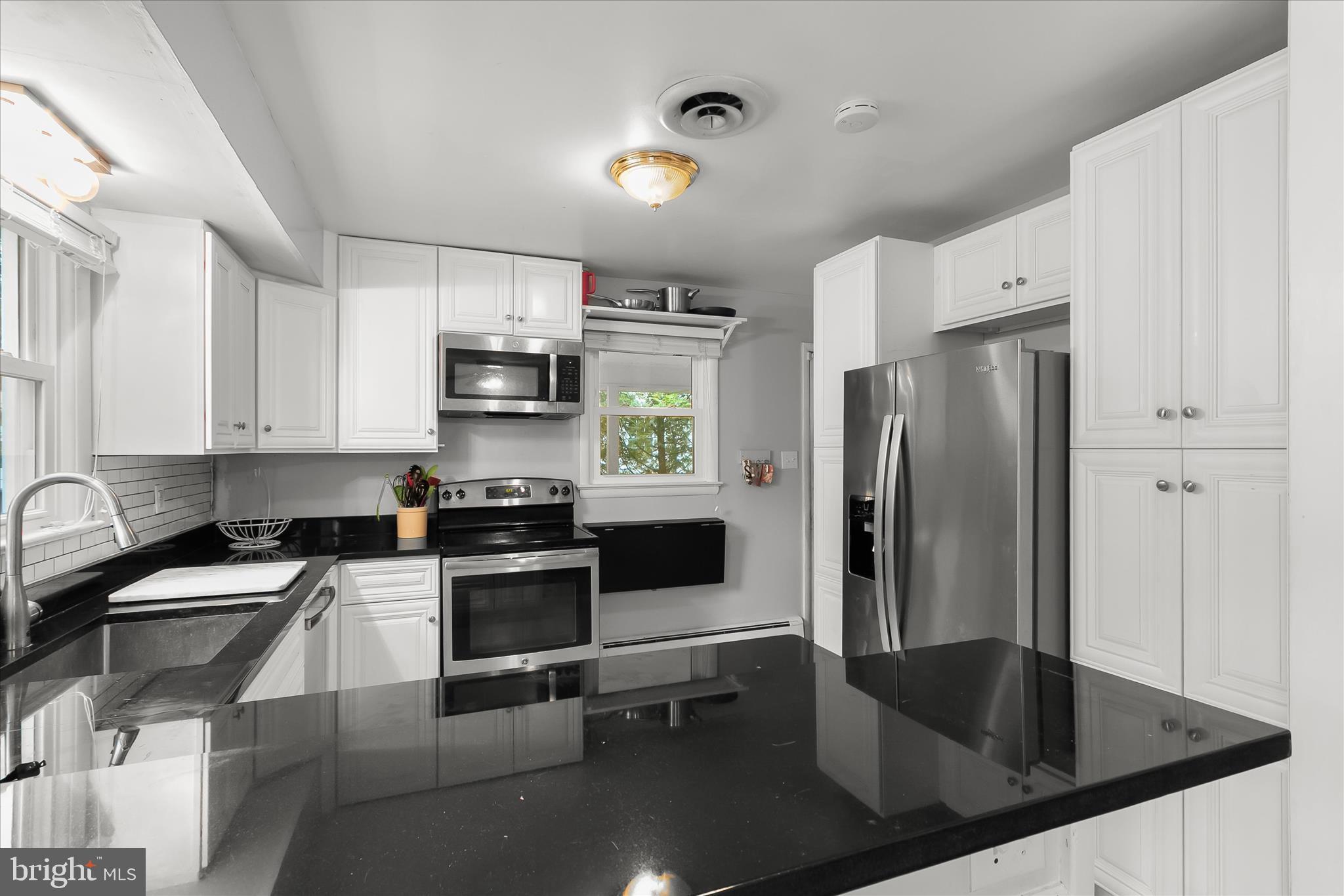 15901 Bond Mill Road Laurel, MD 20707 - Photo 7 of 29 Kitchen