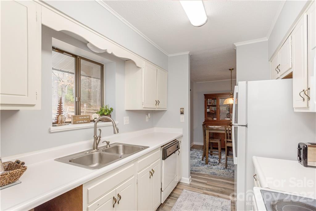 435 Overlook Road, Unit 3C Sapphire, NC 28774 - Photo 13 of 25